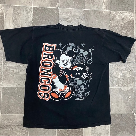 Men’s Denver Broncos Mickey Mouse t shirt sz XL - Picture 1 of 5